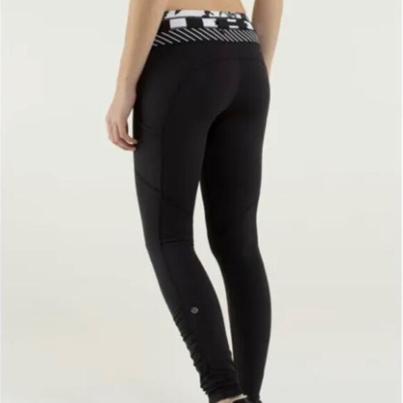 Lululemon Speed Tight Interlock Size 4 Black White Quilt Winter Stripe Leggings - Picture 3 of 13